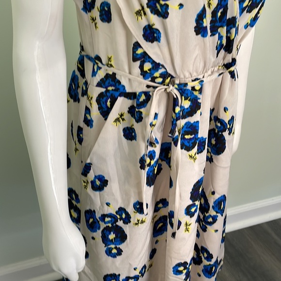Yumi Kim Khaki Dress with blue flowers size medium - Picture 3 of 6